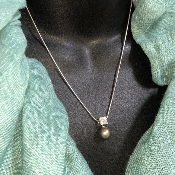 Solid 925 Sterling Silver Faux Tahitian Pearl Simulated Diamond Pendant Necklace - Picture 5 of 14